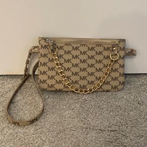Micheal Kors purse